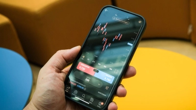 Manche Menschen entwickeln suchtähnliches Verhalten in Bezug auf Trading-Apps. (Foto: Zacharie Scheurer/dpa-tmn)