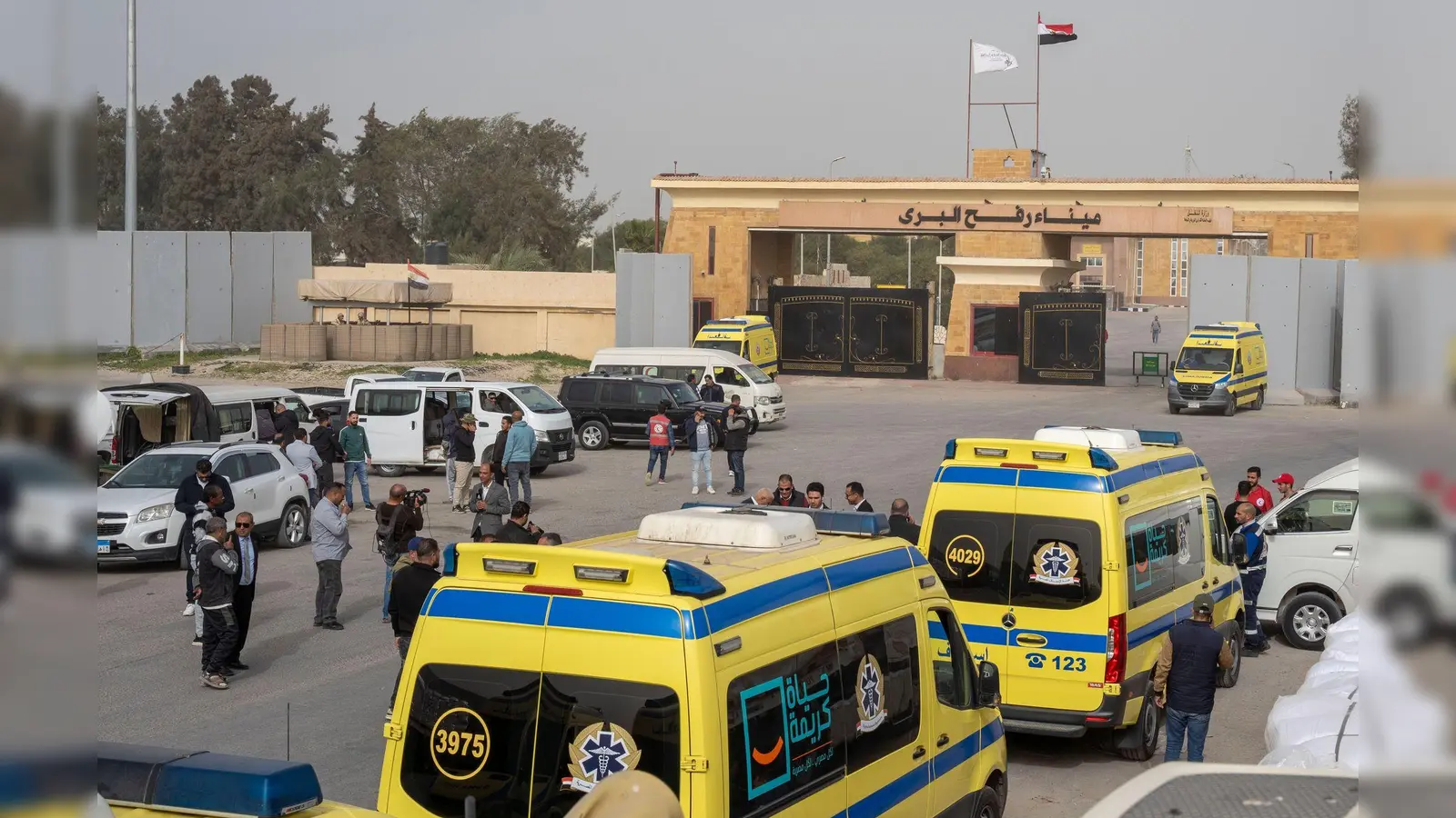 Israel hat angekündigt, der Grenzübergang Rafah vom Gazastreifen nach Ägypten werde am Mittwoch wieder geöffnet. (Archiv-Bild) (Foto: Mohammed Arafat/AP/dpa)