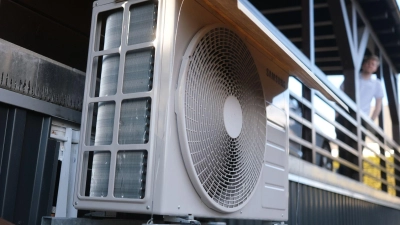 Nicht zu klein, nicht zu groß: Die Heizungsrechnungen der letzten Jahre zeigen, welche Größe die Wärmepumpe haben soll. (Foto: Bernd Weißbrod/dpa/dpa-tmn)