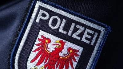 Die Polizei hat nach Zeugenhinweisen ein totes Baby in einem Wohnhaus gefunden. (Symbolbild) (Foto: Soeren Stache/dpa)