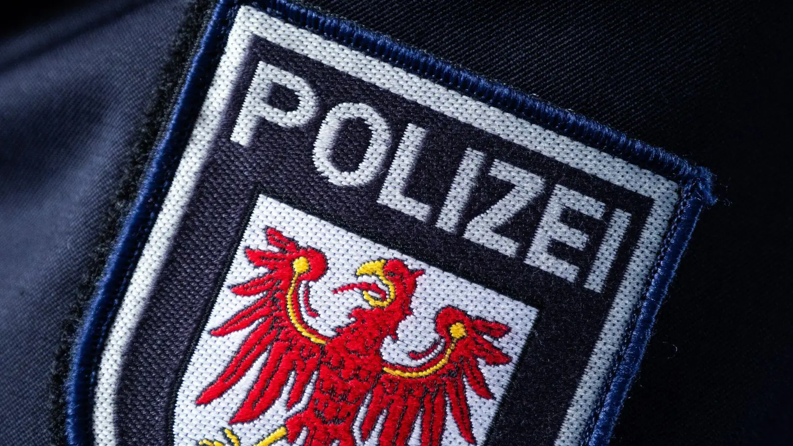 Die Polizei hat nach Zeugenhinweisen ein totes Baby in einem Wohnhaus gefunden. (Symbolbild) (Foto: Soeren Stache/dpa)
