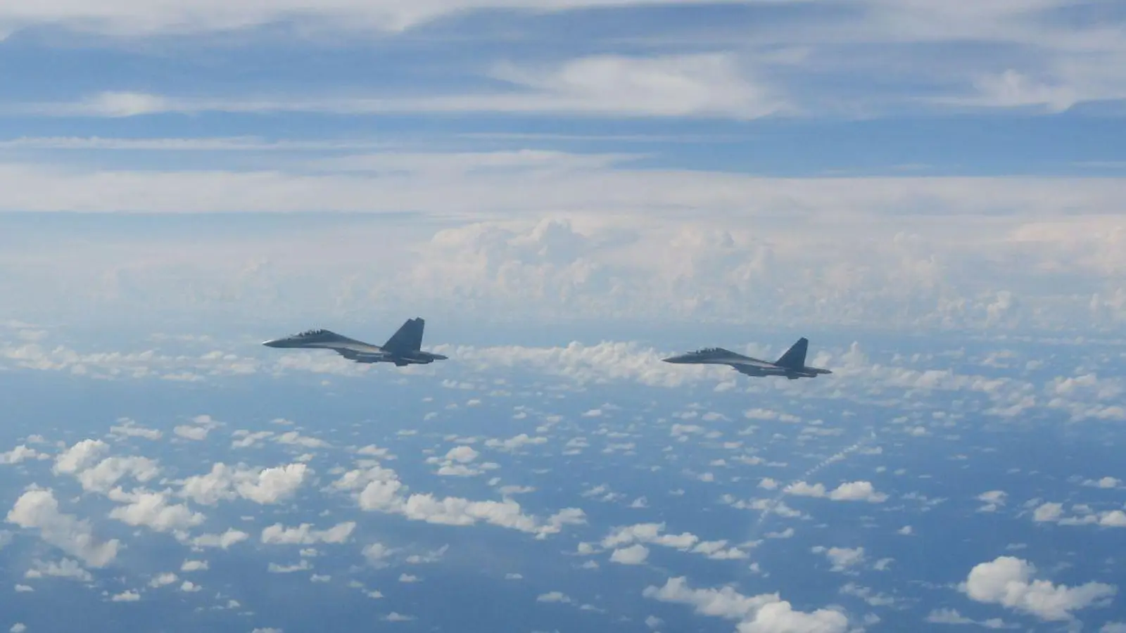 Chinesische Kampfflugzeuge in der Luft: China startet eine großangelegte Militärübung in der Taiwanstraße und um Taiwan (Archivbild). (Foto: Li Bingyu/Xinhua/dpa)