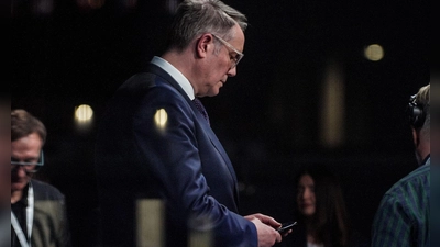 Der Wahltag in Rheinland-Pfalz war für Schweitzer ein düsterer.  (Foto: Andreas Arnold/dpa)