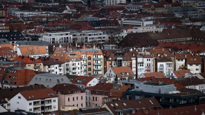 In Metropolen wie Stuttgart sind Wohnungen knapp und teuer. (Foto: Marijan Murat/dpa)