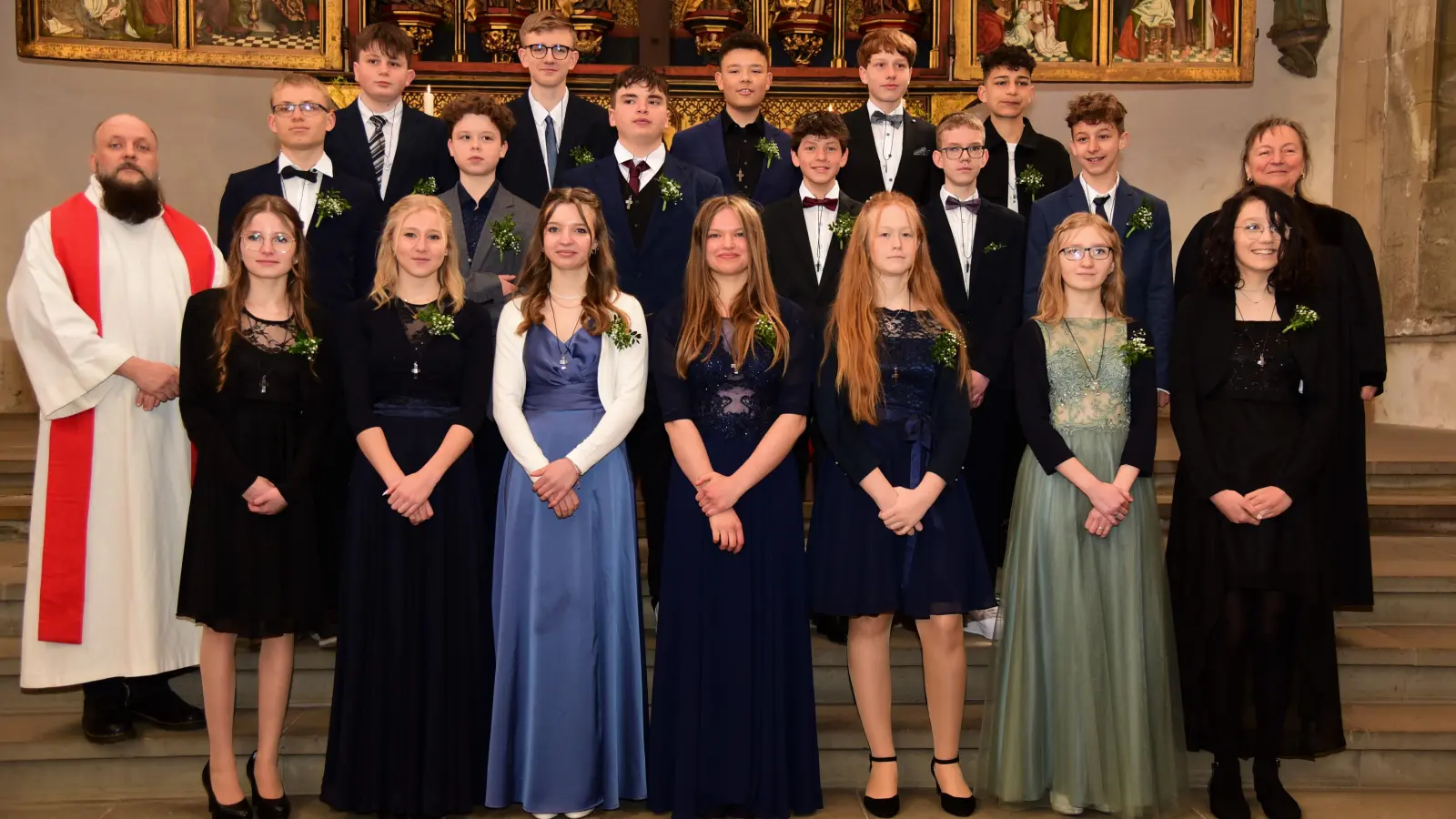 In der Rothenburger Kirchengemeinde St. Jakob feierten 18 Jugendliche ihre Konfirmation.  (Foto: Werner Schmidt)