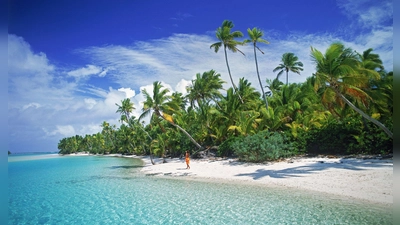 Niue liegt zwischen Fidschi und den auf dem Foto zu sehenden Cookinseln und wirbt mit kristallklarem Wasser. (Illustration)  (Foto: picture alliance / dpa)