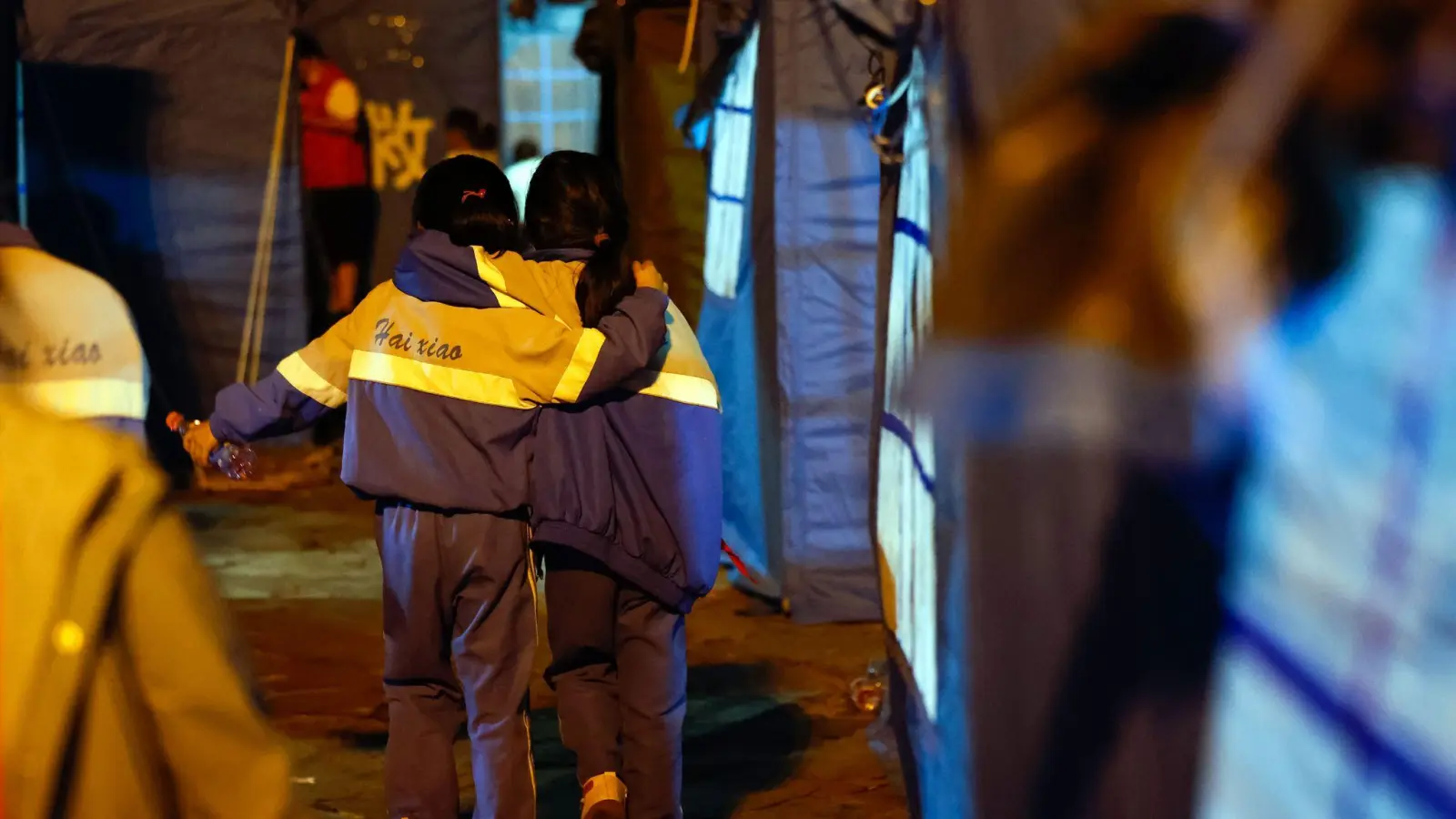 Eine Notunterkunft für Opfer des Erdbebens im südwestchinesischen Moxi. (Foto: Shen Bohan/XinHua/dpa)