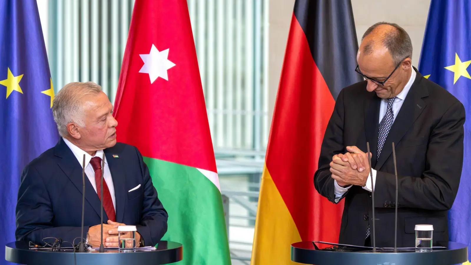 Die Bundeswehr hat nach Angaben von Kanzler Friedrich Merz zwei Transportflugzeuge nach Jordanien geschickt, die dann Hilfsgüter über dem Gazastreifen abwerfen sollen (Foto: Soeren Stache/dpa)