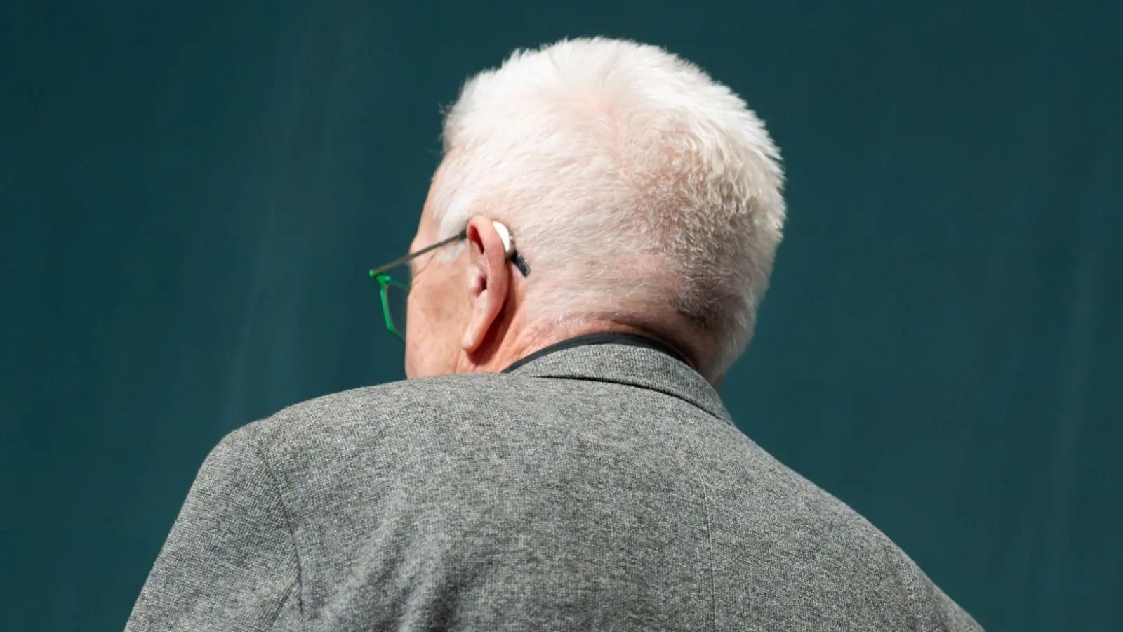 Kretschmann sagt Tschüss - ob er der Öffentlichkeit den Rücken kehrt, ist noch offen.  (Foto: Silas Stein/dpa)