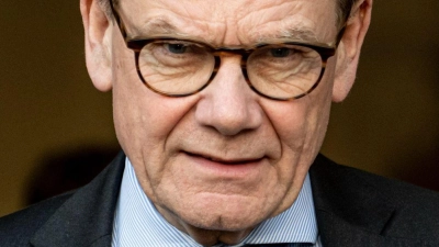 Außenminister Johann Wadephul (CDU) kündigt am Rande eines Besuches in Warschau zwei weitere Evakuierungsflüge der Bundesregierung für gestrandete Deutsche in der Nahost-Region an. (Foto: Fabian Sommer/dpa)