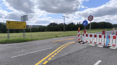 Wegen Bauarbeiten an der Bundesstraße 13 waren Teile der Strecke gesperrt. Am Freitag wird die wichtige Verkehrsachse wieder freigegeben, (Foto: Gerhard Krämer)