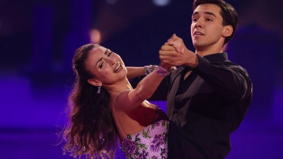 Neuer Dancing Sta: Diego Pooth mit seiner Tanzpartnerin Ekaterina Leonova. (Foto: Rolf Vennenbernd/dpa)