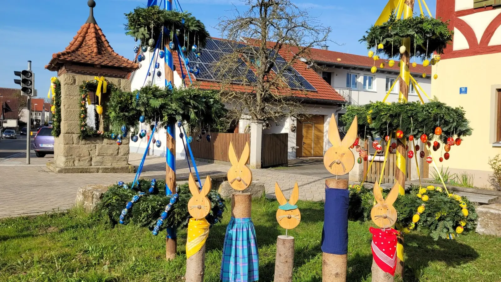 Im Familienverbund– wie hier in Dottenheim, einem Ortsteil von Dietersheim - lässt sich die Arbeit am Ostersonntag schon etwas leichter bewältigen. (Foto: Ulrike Ganter)