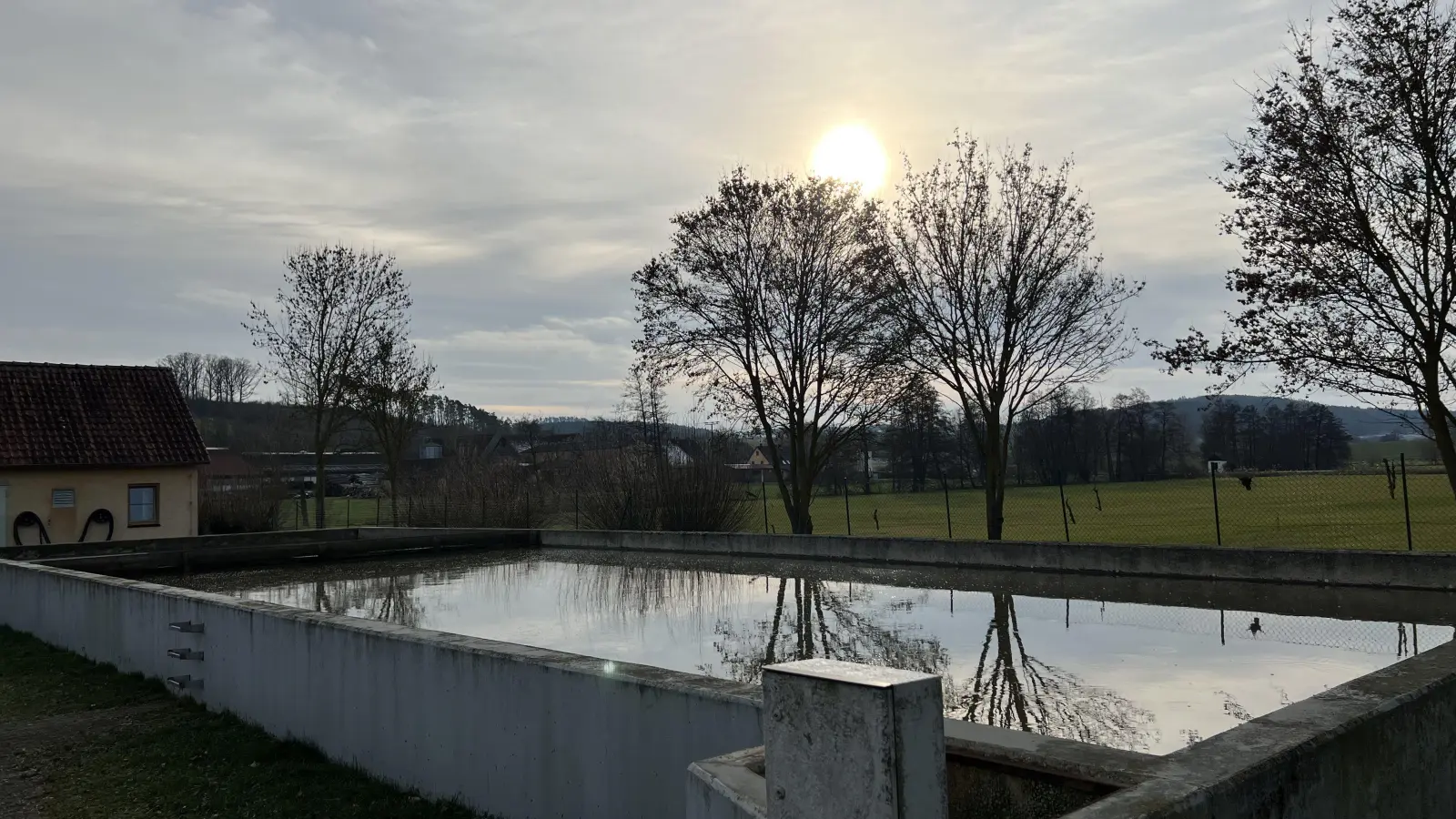 Die Kläranlage hat Sanierungsbedarf. Auch in die Pumpstationen und die Kanalisation will und muss die Gemeinde investieren. (Foto: Yvonne Neckermann)