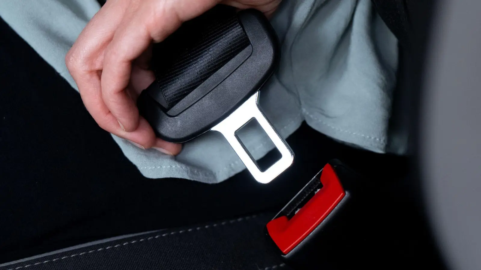 In Wohnmobilen gilt die Anschnallpflicht.  (Foto: Sven Hoppe/dpa/dpa-tmn)