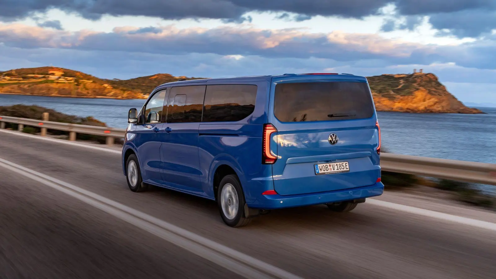 Schluckspecht: In die Kastenwagenversionen sollen bis zu neun Kubikmeter Ladung passen, für die „zivilen“ Caravelle-Versionen nennt VW je nach Modell 1.239 bis 4.343 Liter. (Foto: Ingo Barenschee/Volkswagen AG/dpa-tmn)