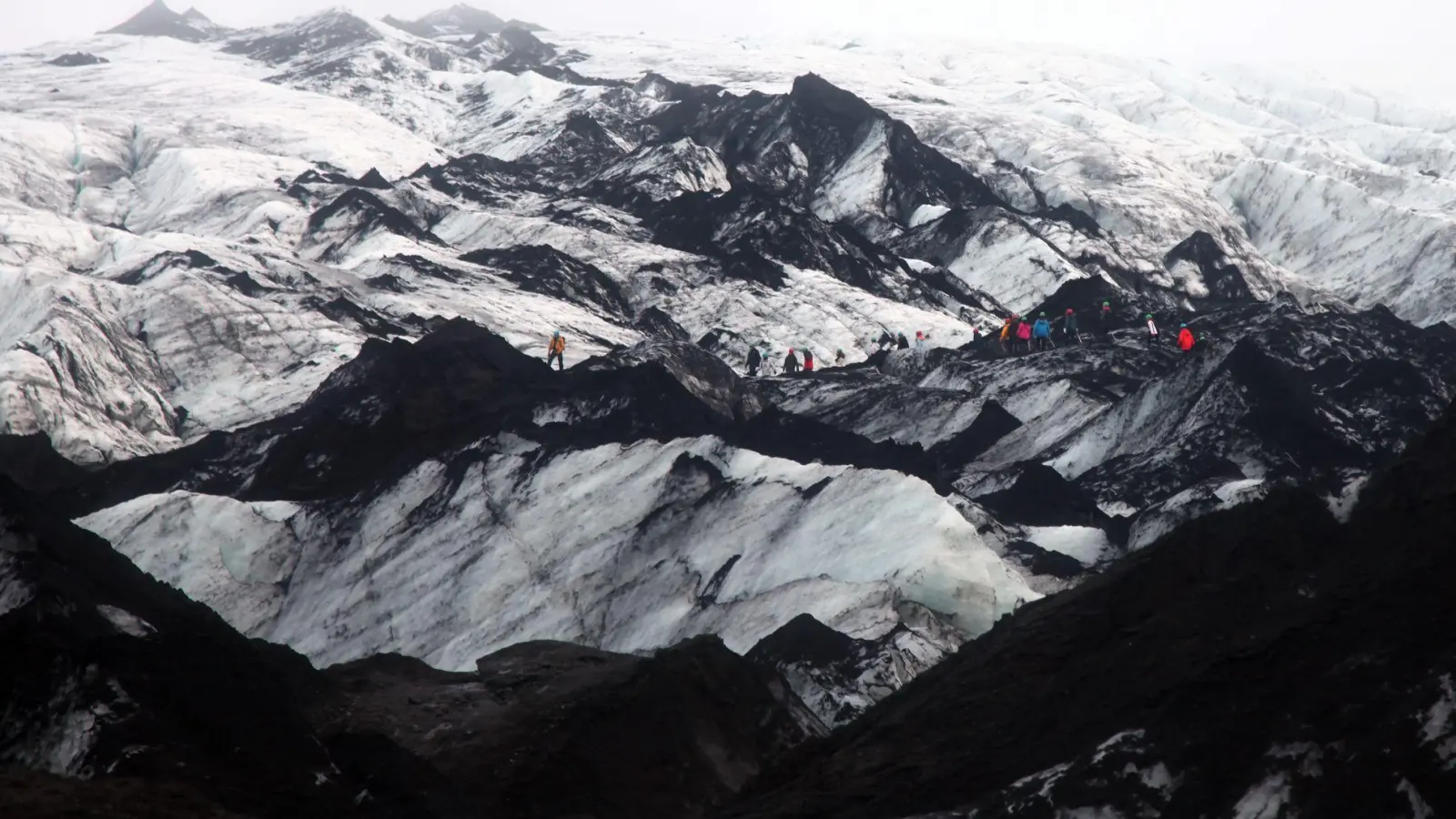 Für die Gletscher ist das wachsende Besucherinteresse ein zweischneidiges Schwert (Archivbild) (Foto: Manuel Meyer/dpa-tmn)