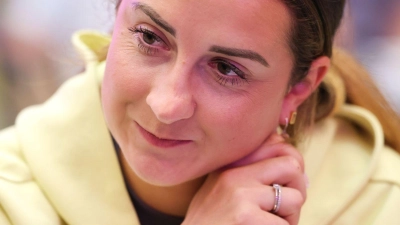 Gerade verheiratet und mit der größten Turniererfahrung: Sara Däbritz (Foto: Daniel Löb/dpa)