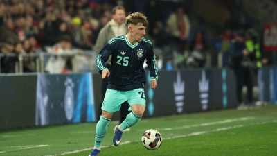 Dynamisch am Ball: Debütant Lennart Karl. (Foto: Christian Charisius/dpa)