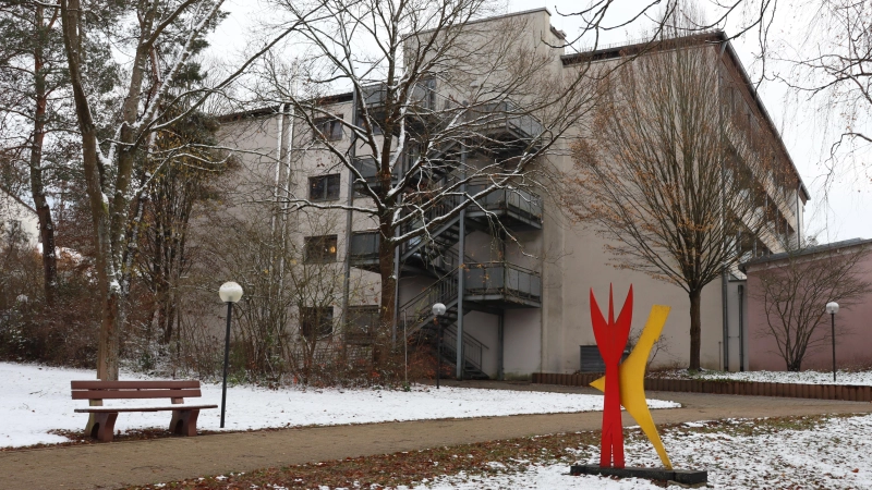 Im Senioren- und Pflegeheim Feuchtwangen konnten wegen des anhaltenden Mangels an Fachkräften im Jahr 2024 nicht alle Zimmer belegt werden.  (Archivbild: Thomas Schaller)