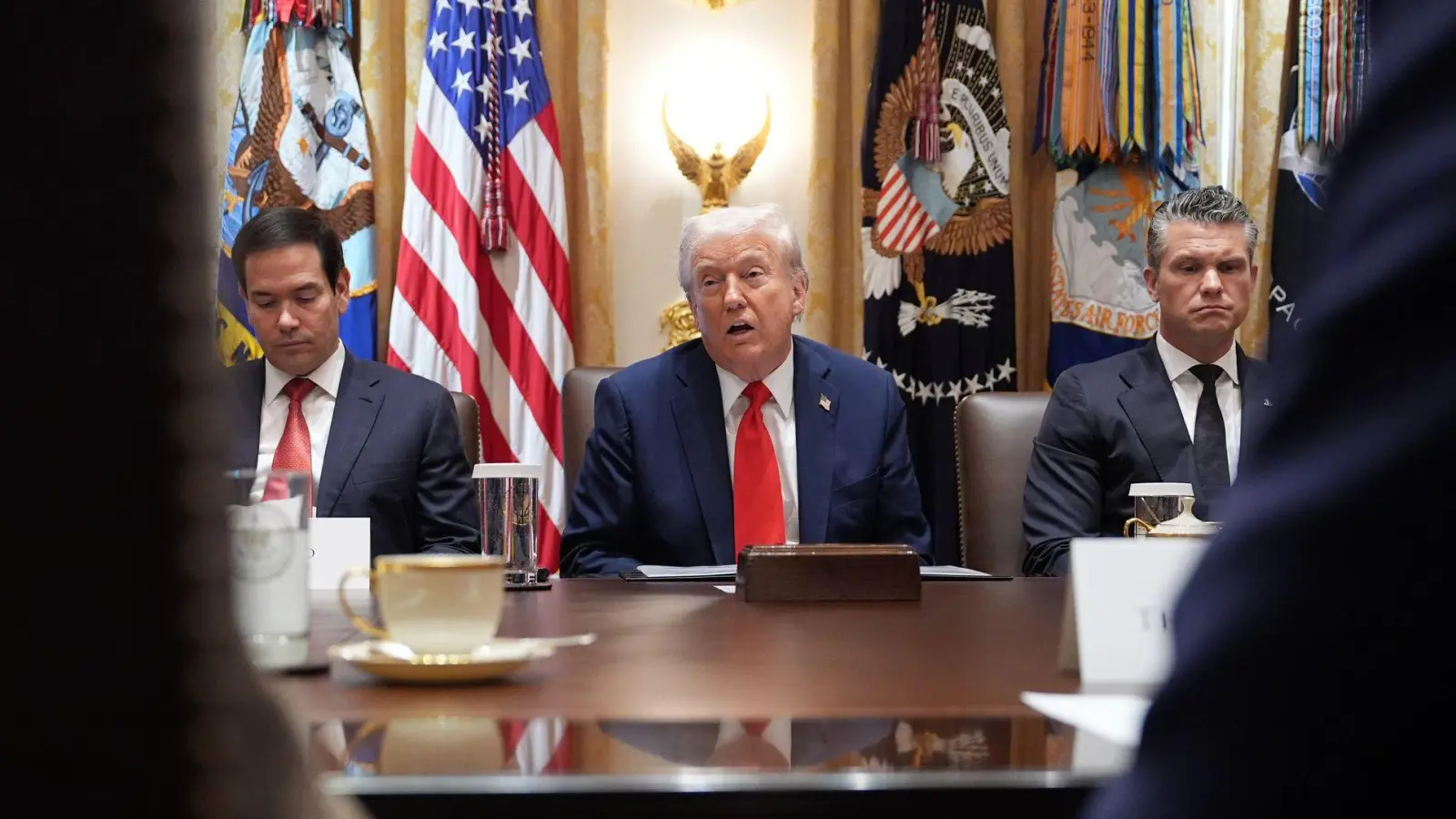 Trump sagt, man müsse den Demokraten „einen kleinen Vorgeschmack ihrer eigenen Medizin geben“. (Foto: Evan Vucci/AP/dpa)