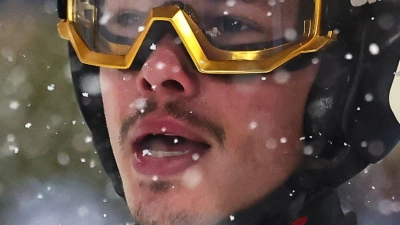 Philipp Raimund (l) und Andreas Wellinger verpassten eine Medaille knapp. (Foto: Daniel Karmann/dpa)