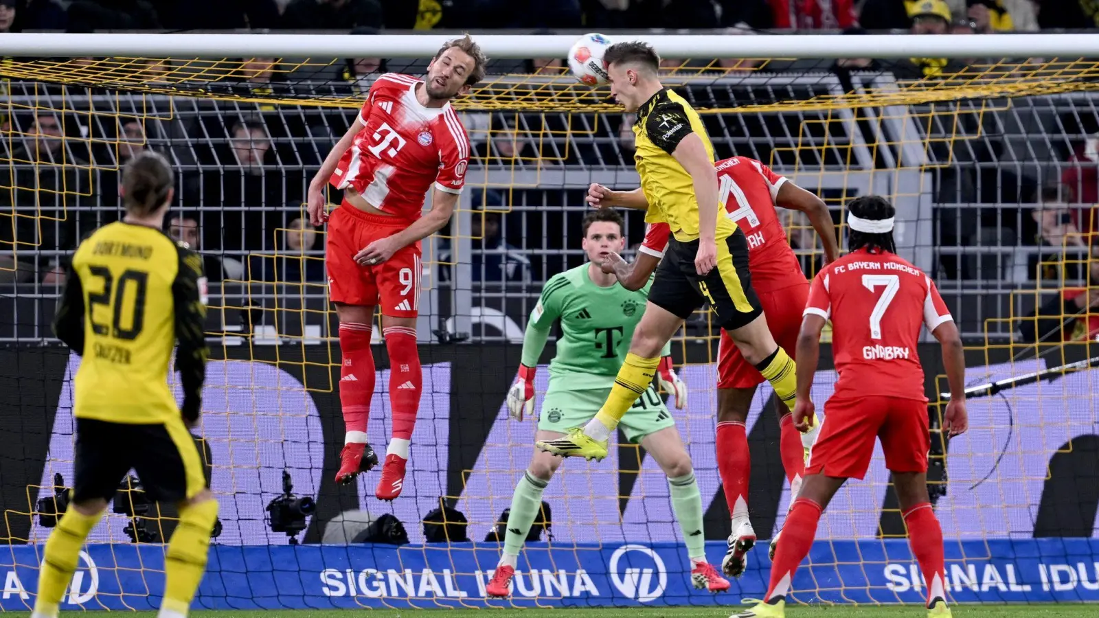Nico Schlotterbeck erzielte gegen die Bayern die BVB-Führung (Foto: David Inderlied/dpa)