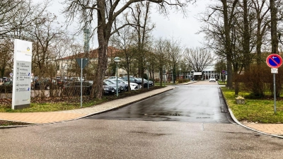 Die Zukunft der Dinkelsbühler Klinik steht auf der Kippe. Wegen der künftigen medizinischen Versorgung im westlichen Landkreis Ansbach machen sich nun viele Menschen Sorgen. (Foto: Martina Haas)
