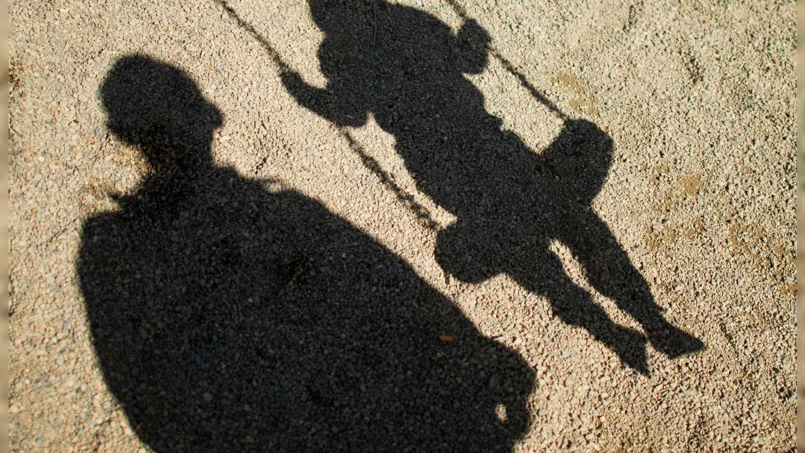 Handeln bei Verdacht: Über die Plattform „Nicht-wegsehen.net“ können Hinweise auf sexualisierte Gewalt und Ausbeutung von Kindern im In- und Ausland sowie im digitalen Raum gemeldet werden. (Foto: Julian Stratenschulte/dpa)