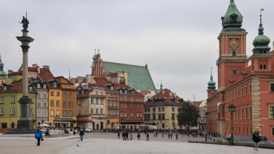 Die Altstadt von Warschau mit dem Warschauer Königsschloss (r.) zählt zum Unesco-Weltkulturerbe. (Foto: Jan Woitas/dpa)