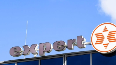 Expert betreibt 65 eigene Fachmärkte. Als zweitgrößter Elektronikhändler setzt das Unternehmen auch verstärkt auf Onlinehandel. (Foto: Julian Stratenschulte/dpa)