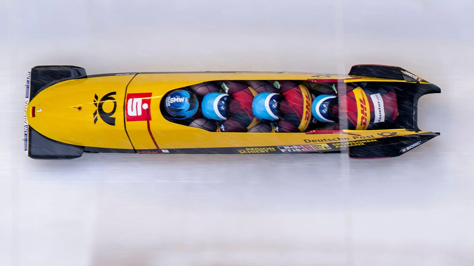 Francesco Friedrich kam im Viererbob beim Weltcup in Winterberg auf Rang zwei.  (Foto: David Inderlied/dpa)