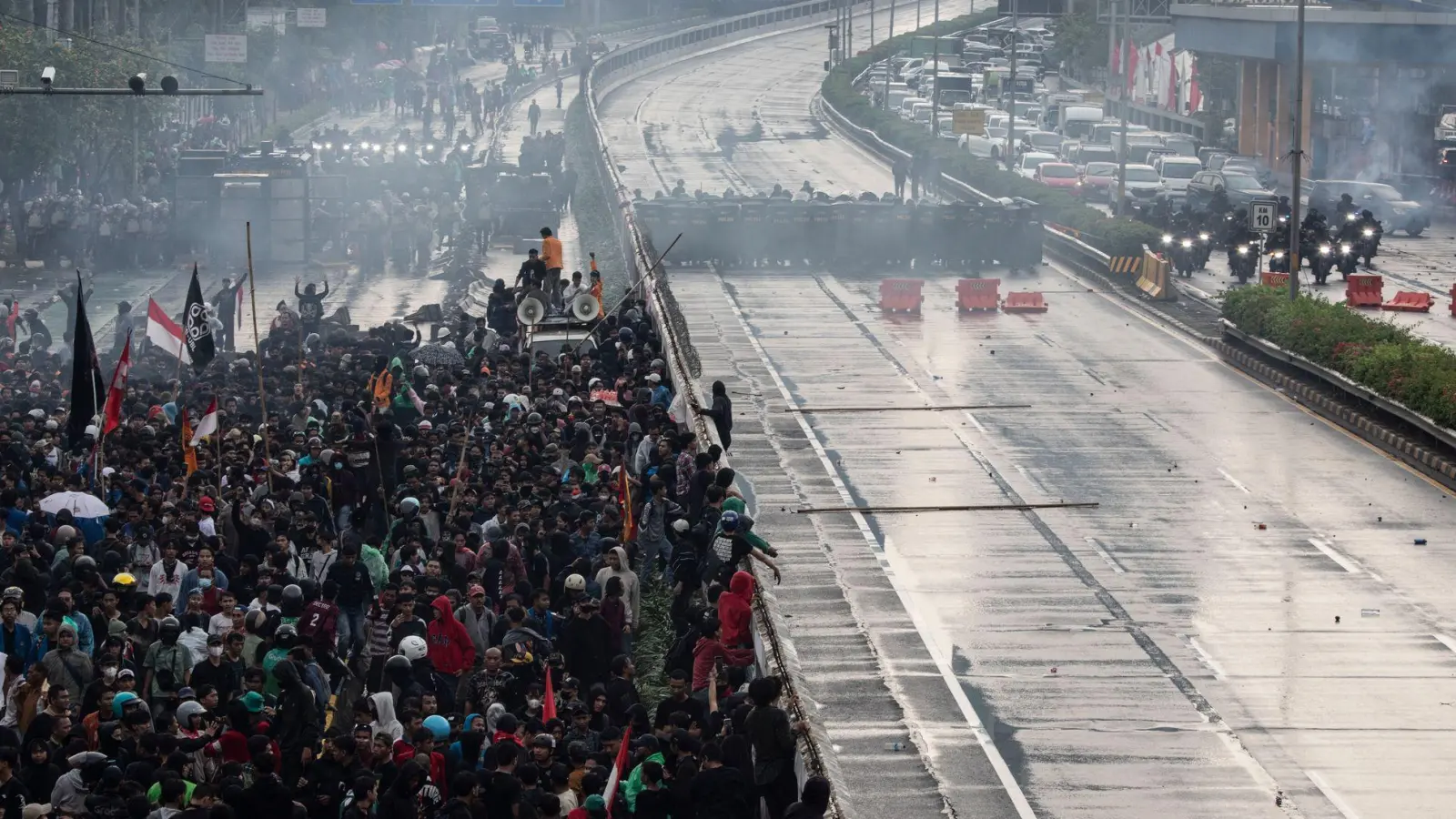 In vielen Landesteilen gibt es seit Tagen heftige Proteste. (Foto: Donal Husni/ZUMA Press Wire/dpa)