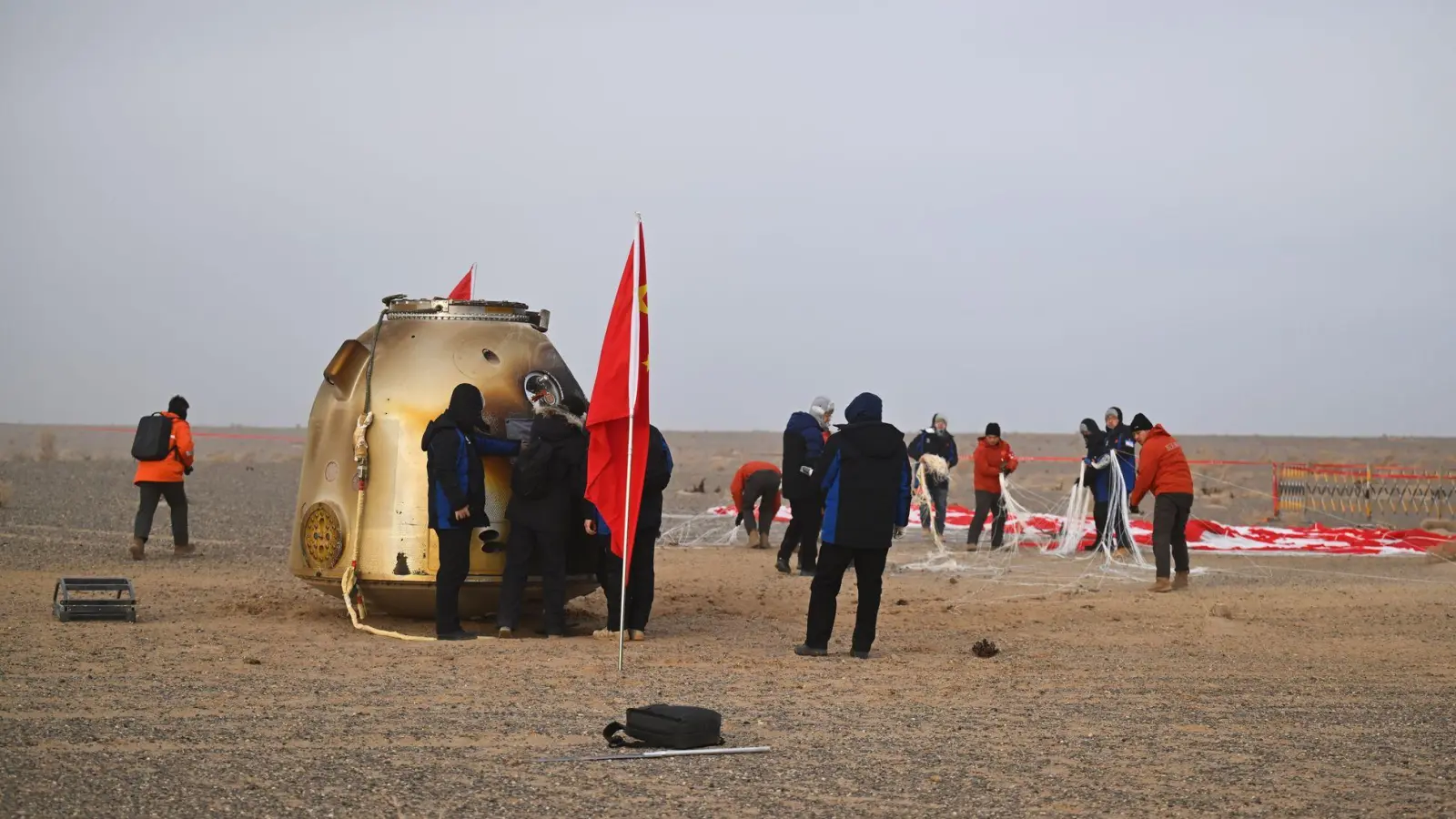 Die „Shenzhou 20“ musste wegen eines Schadens länger als geplant im All bleiben.  (Foto: Li Zhipeng/XinHua/dpa)
