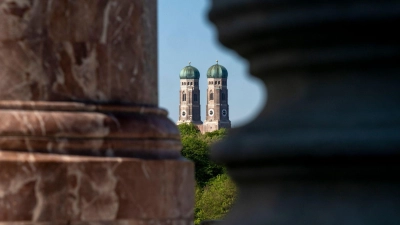 Sonnig wird es am Maifeiertag nicht nur in der Landeshauptstadt, sondern in ganz Bayern.   (Foto: Peter Kneffel/dpa)